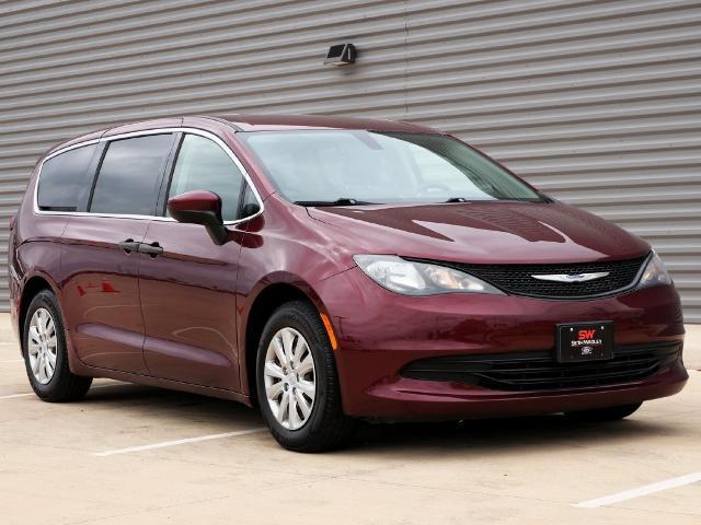 2020 Chrysler Voyager - $10,604