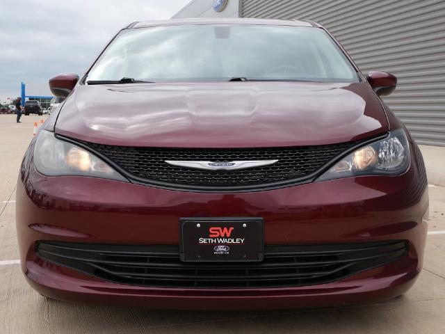 2020 Chrysler Voyager - $10,604