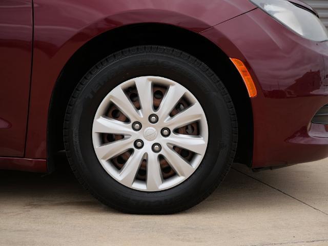 2020 Chrysler Voyager - $10,604