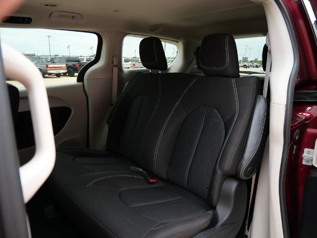 2020 Chrysler Voyager - $10,604