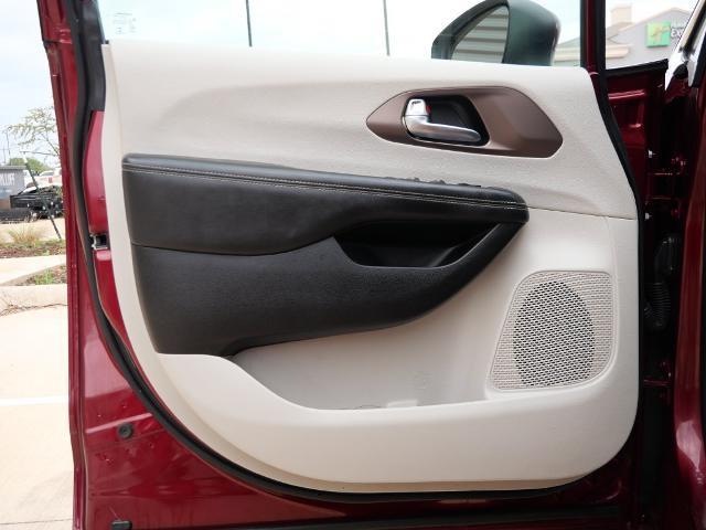 2020 Chrysler Voyager - $10,604