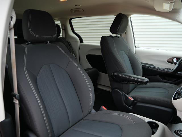 2020 Chrysler Voyager - $10,604
