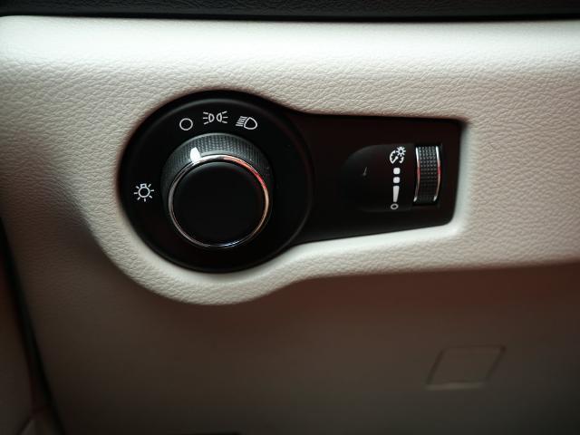 2020 Chrysler Voyager - $10,604