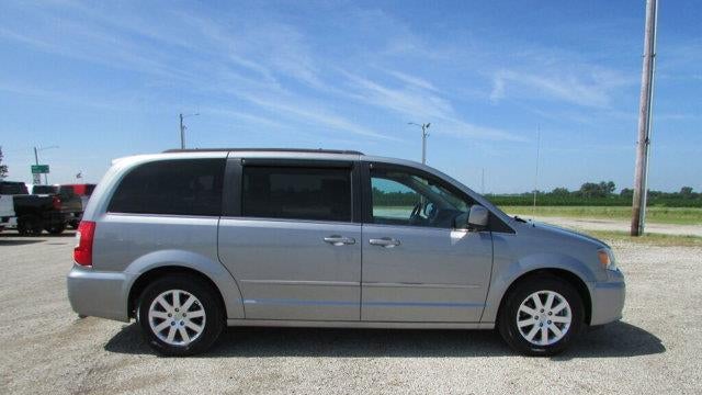 2015 Chrysler Town and Country LX