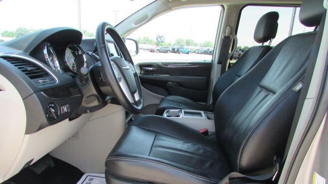 2015 Chrysler Town and Country LX