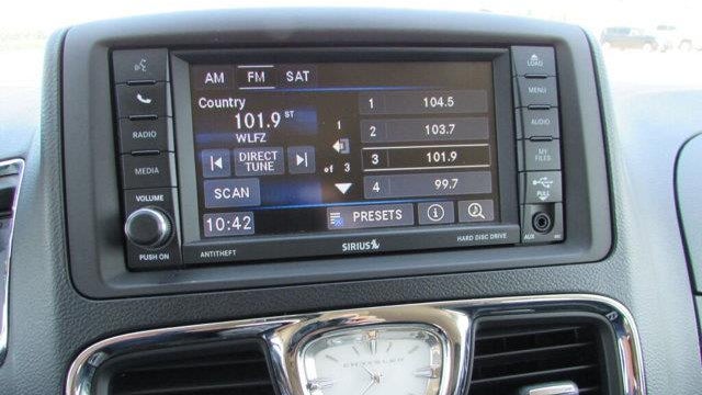 2015 Chrysler Town and Country LX