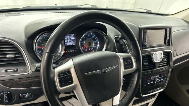 2014 Chrysler Town and Country Touring
