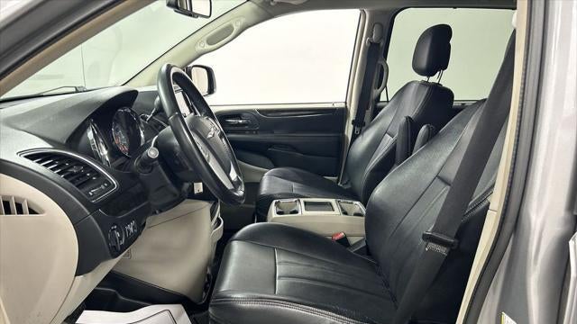 2014 Chrysler Town and Country Touring