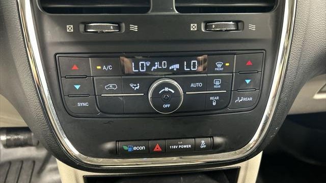 2014 Chrysler Town and Country Touring