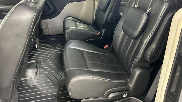 2014 Chrysler Town and Country Touring