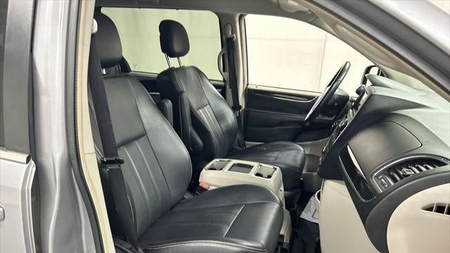 2014 Chrysler Town and Country Touring
