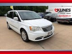 2014 Town and Country Thumbnail 1