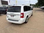 2014 Town and Country Thumbnail 9