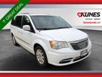 2014 Town and Country Thumbnail 1