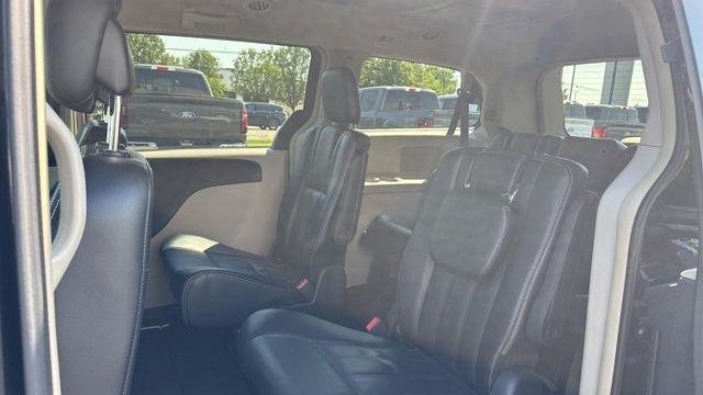 2014 Chrysler Town and Country Touring