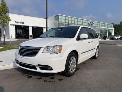 2016 Chrysler Town And Country Touring 4DR Mini-Van