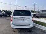 2016 Town and Country Thumbnail 4