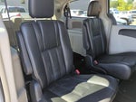 2016 Town and Country Thumbnail 16