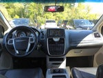 2016 Town and Country Thumbnail 26