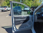 2016 Town and Country Thumbnail 27