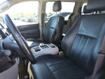 2016 Town and Country Thumbnail 28