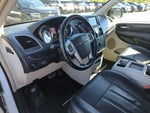 2016 Town and Country Thumbnail 29