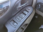 2016 Town and Country Thumbnail 30