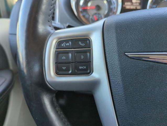 2016 Chrysler Town And Country - $7,804