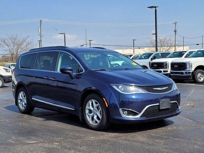2017 Chrysler Pacifica Touring-L 4DR Mini-Van