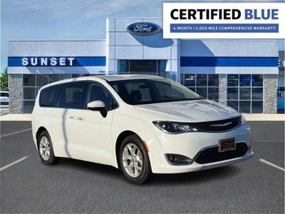 Photo of a 2017 Chrysler Pacifica Touring-L 4DR Mini-Van for sale