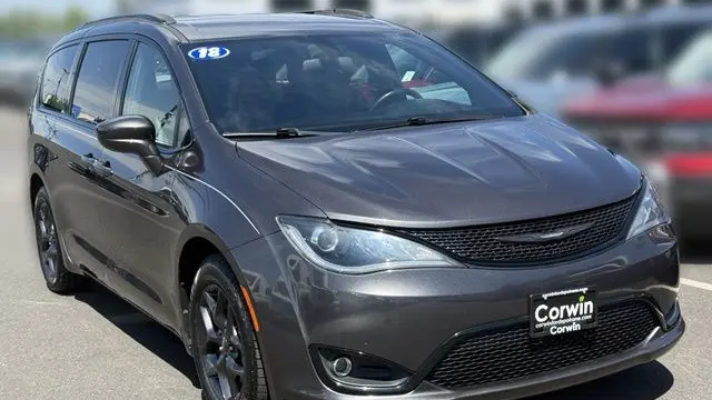 Preowned 2018 Chrysler Pacifica Touring L for Sale