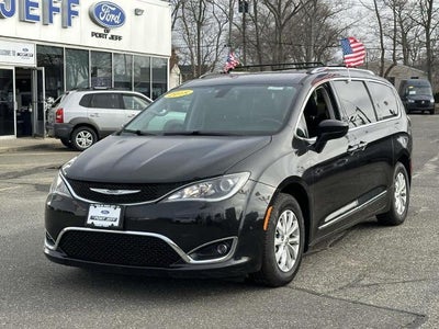 2018 Chrysler Pacifica Touring L 4DR Mini-Van