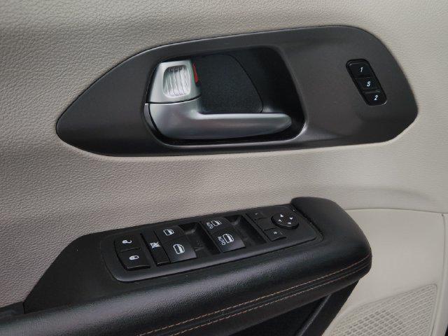 2020 Chrysler Pacifica - $15,572