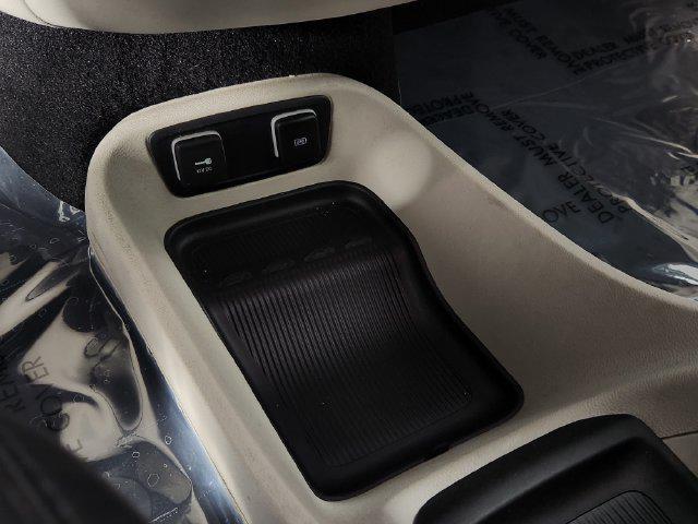 2020 Chrysler Pacifica - $15,572