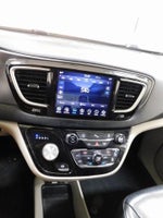 2020 Pacifica Thumbnail 33