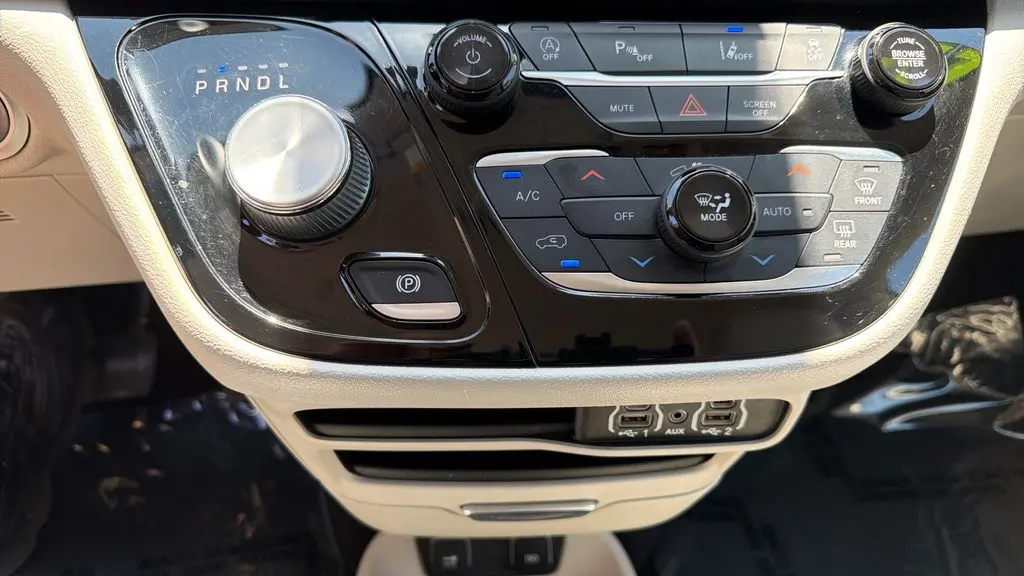 2021 Chrysler Pacifica Touring L