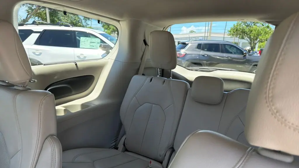 2021 Chrysler Pacifica Touring L