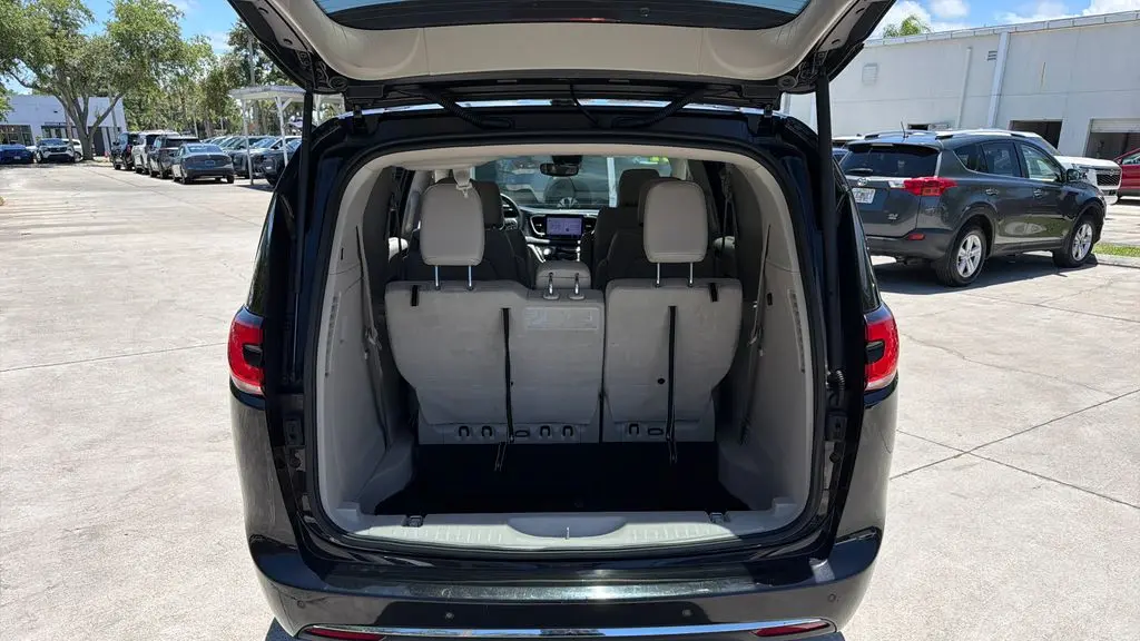 2021 Chrysler Pacifica Touring L