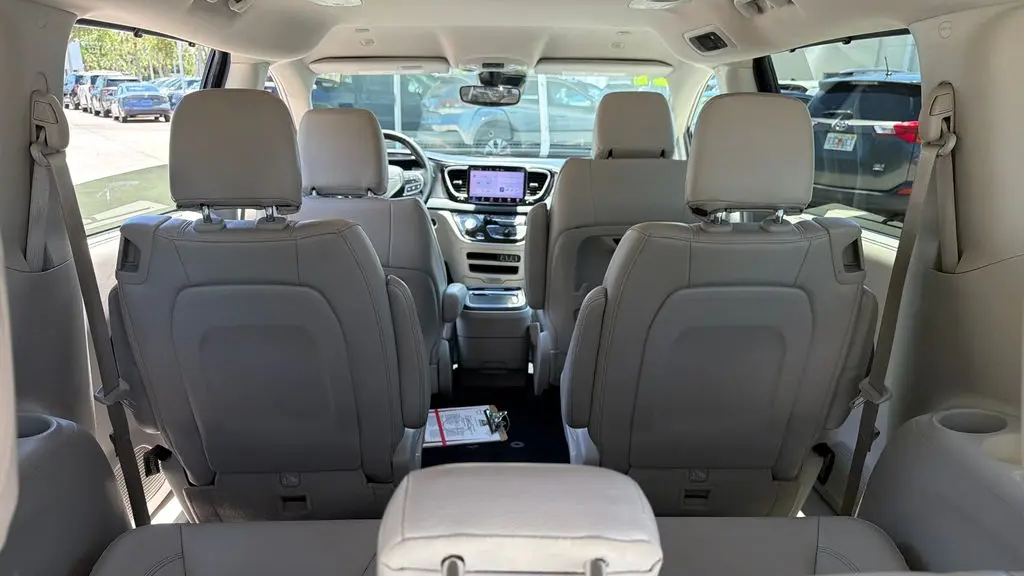 2021 Chrysler Pacifica Touring L