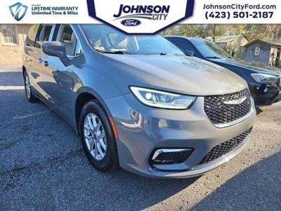 Photo of a 2021 Chrysler Pacifica Touring L 4DR Mini-Van for sale