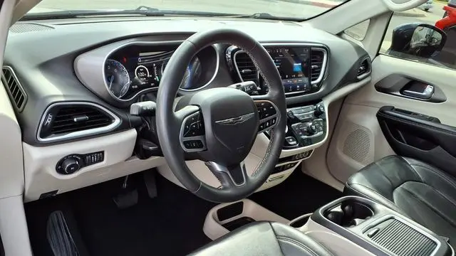 2022 Chrysler Pacifica Touring L