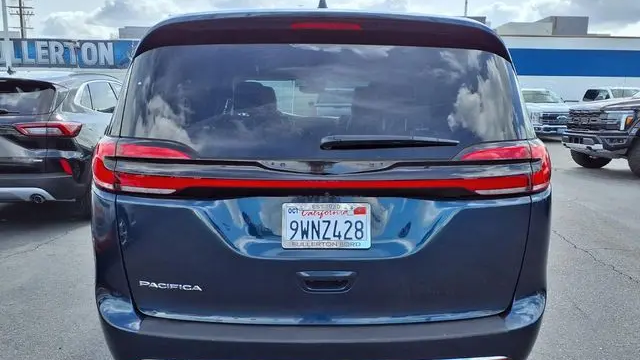 2022 Chrysler Pacifica Touring L