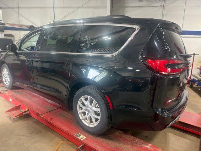 2022 Chrysler Pacifica - $21,290