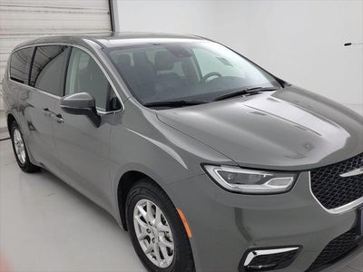 Photo of a 2023 Chrysler Pacifica Touring L 4DR Mini-Van for sale