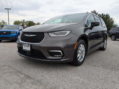 Photo of a 2023 Chrysler Pacifica Touring L 4DR Mini-Van for sale