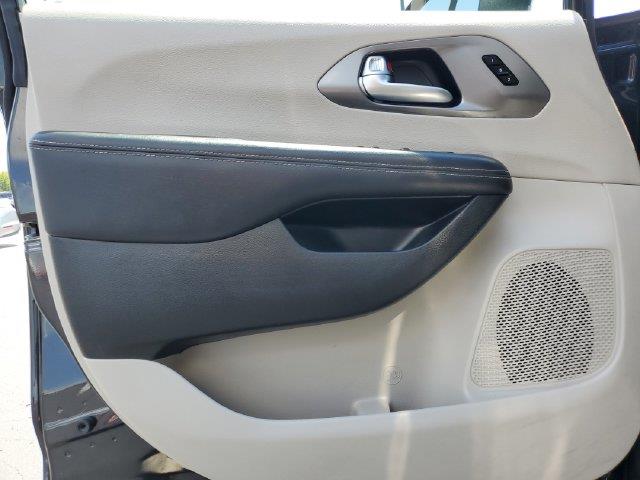 2023 Chrysler Pacifica - $21,500