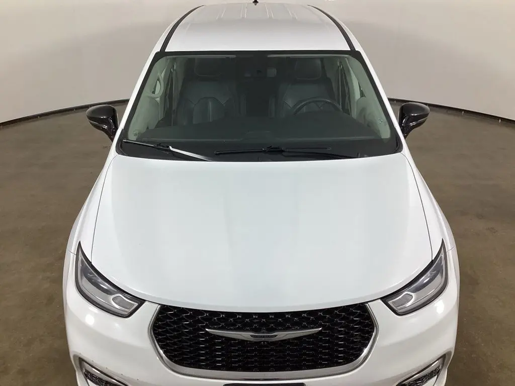 2024 Chrysler Pacifica - $24,664