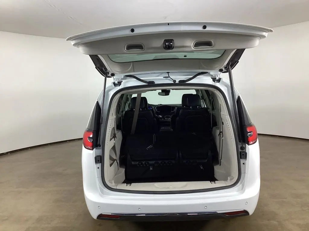 2024 Chrysler Pacifica - $24,664