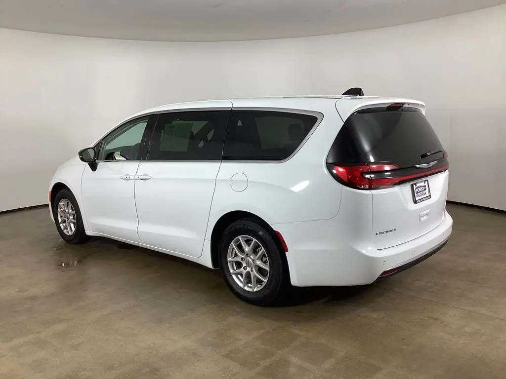 2024 Chrysler Pacifica - $24,664