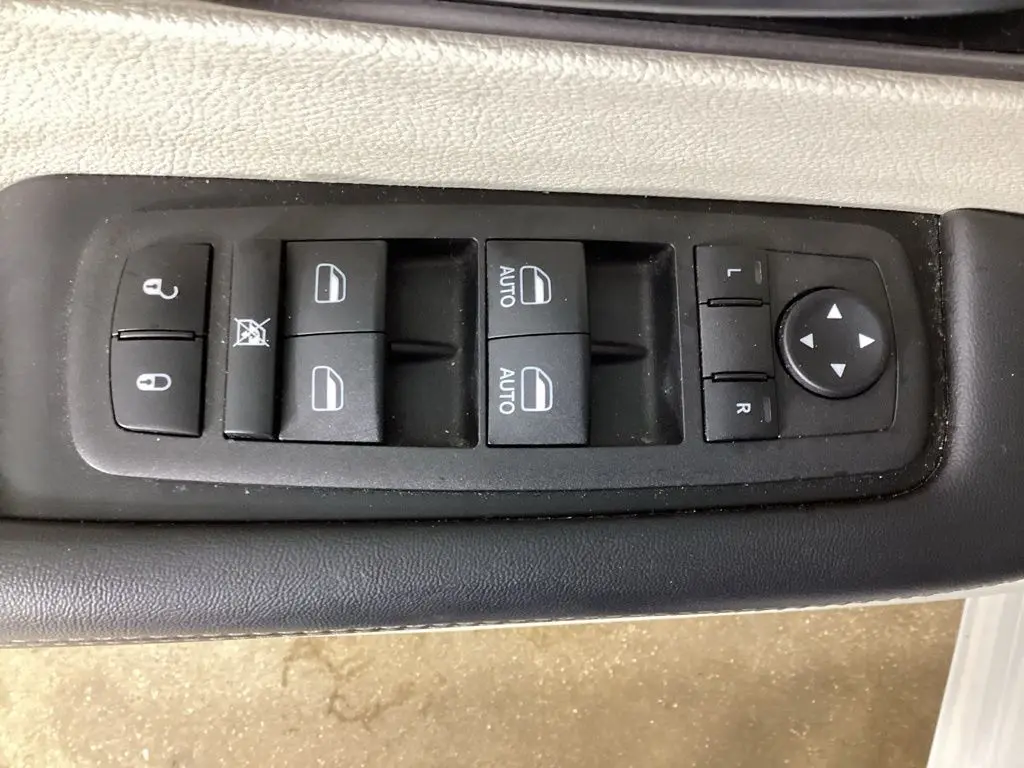 2024 Chrysler Pacifica - $24,664